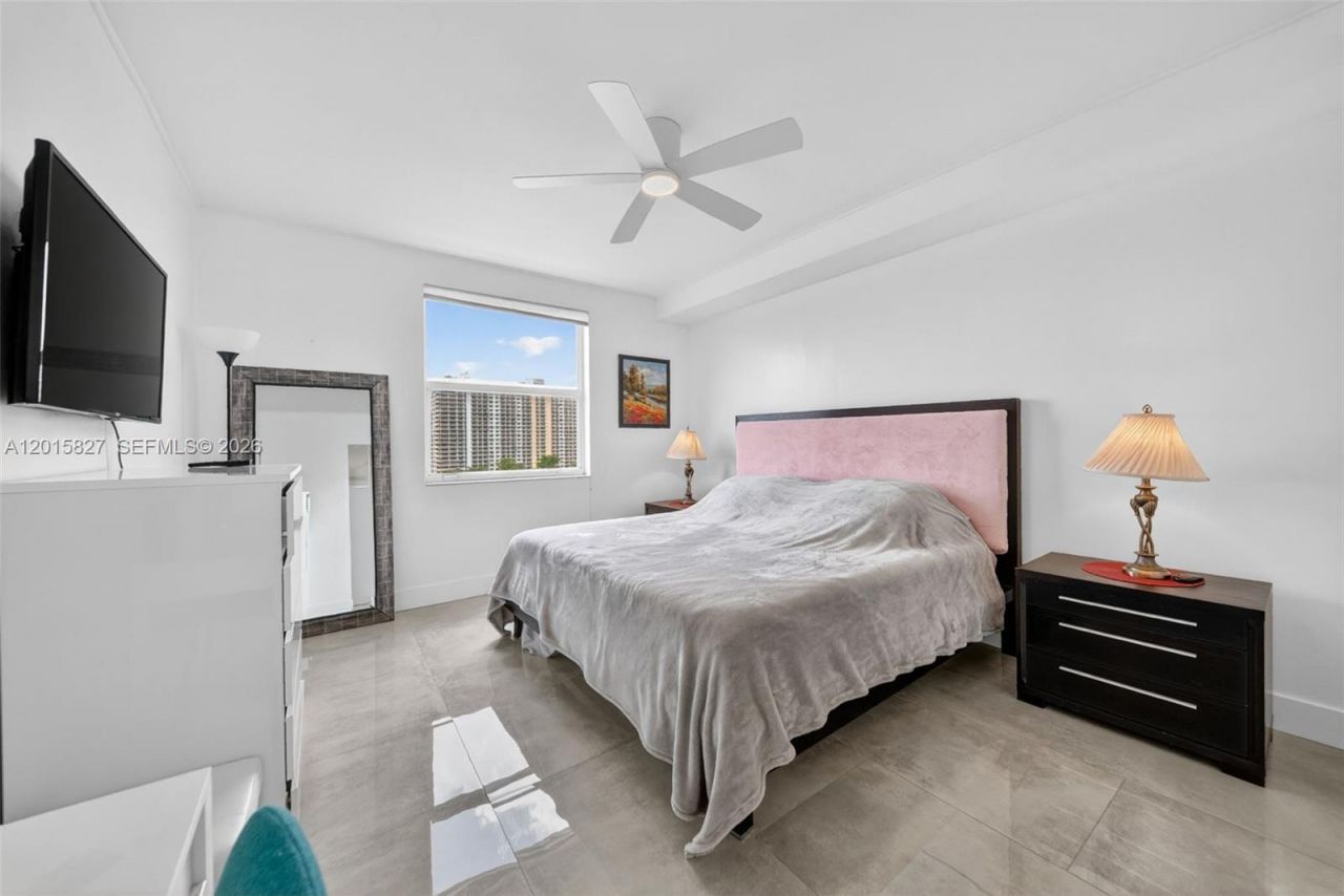 17150 N Bay Rd , Unit 2905, Sunny Isles Beach, FL 33160 Photo
