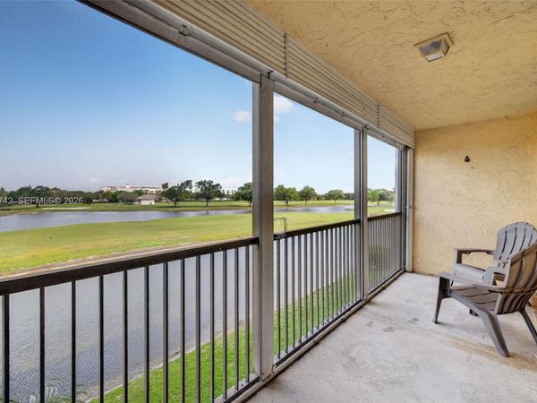 3100 W Rolling Hills Cir, Unit 303, Davie, FL 33328