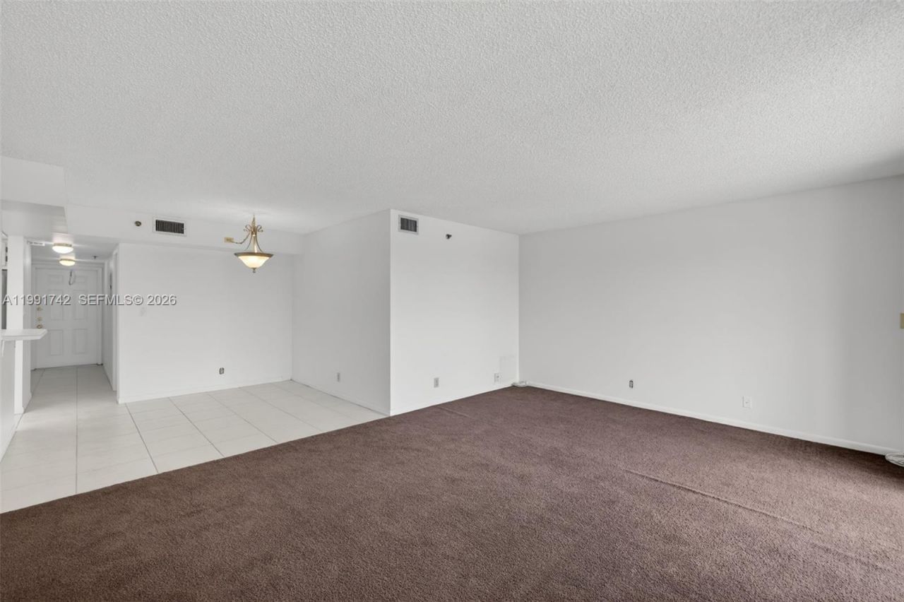 3100 W Rolling Hills Cir, Unit 303, Davie, FL 33328 Photo