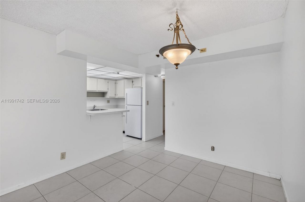 3100 W Rolling Hills Cir, Unit 303, Davie, FL 33328 Photo