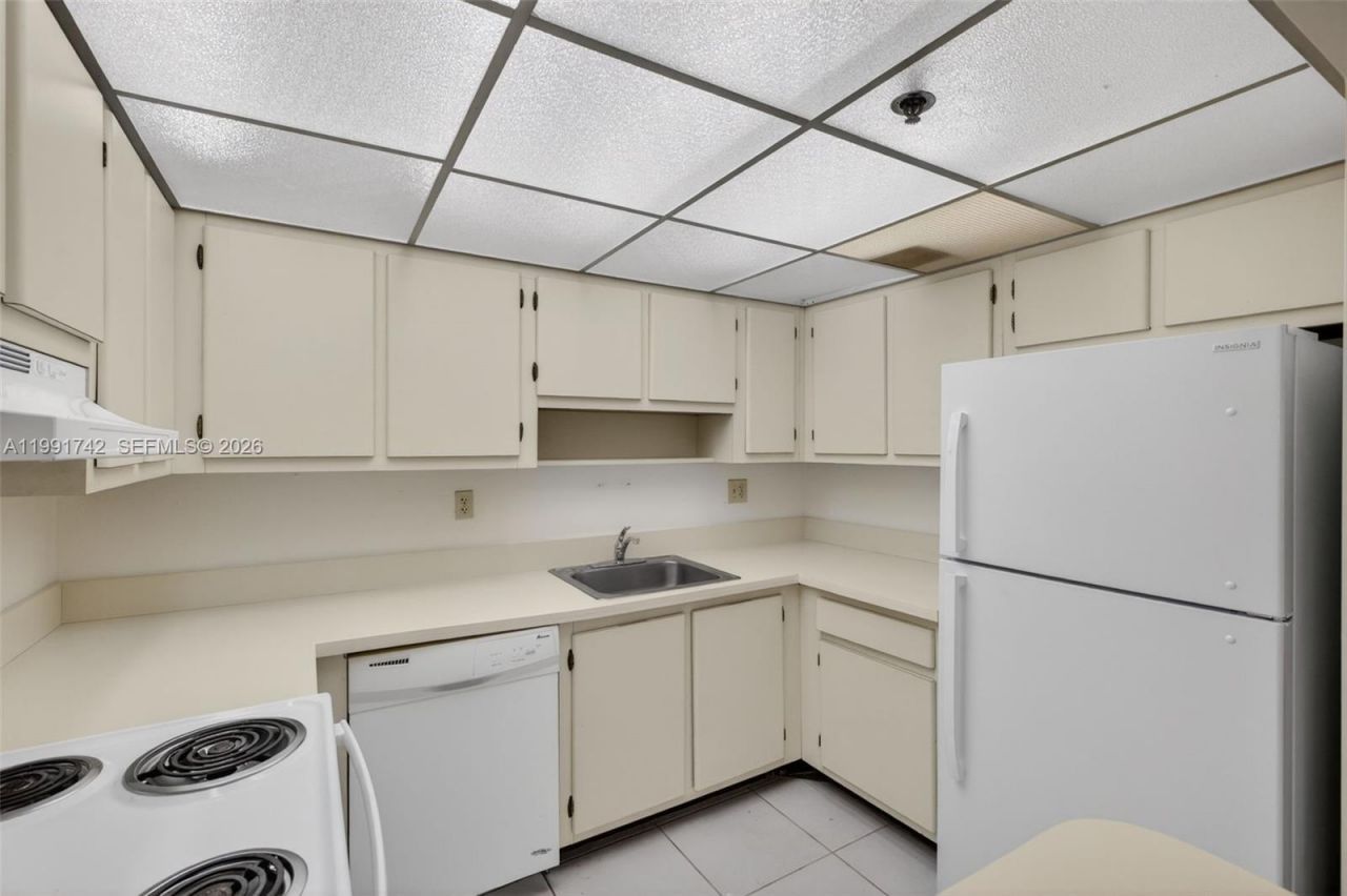 3100 W Rolling Hills Cir, Unit 303, Davie, FL 33328 Photo