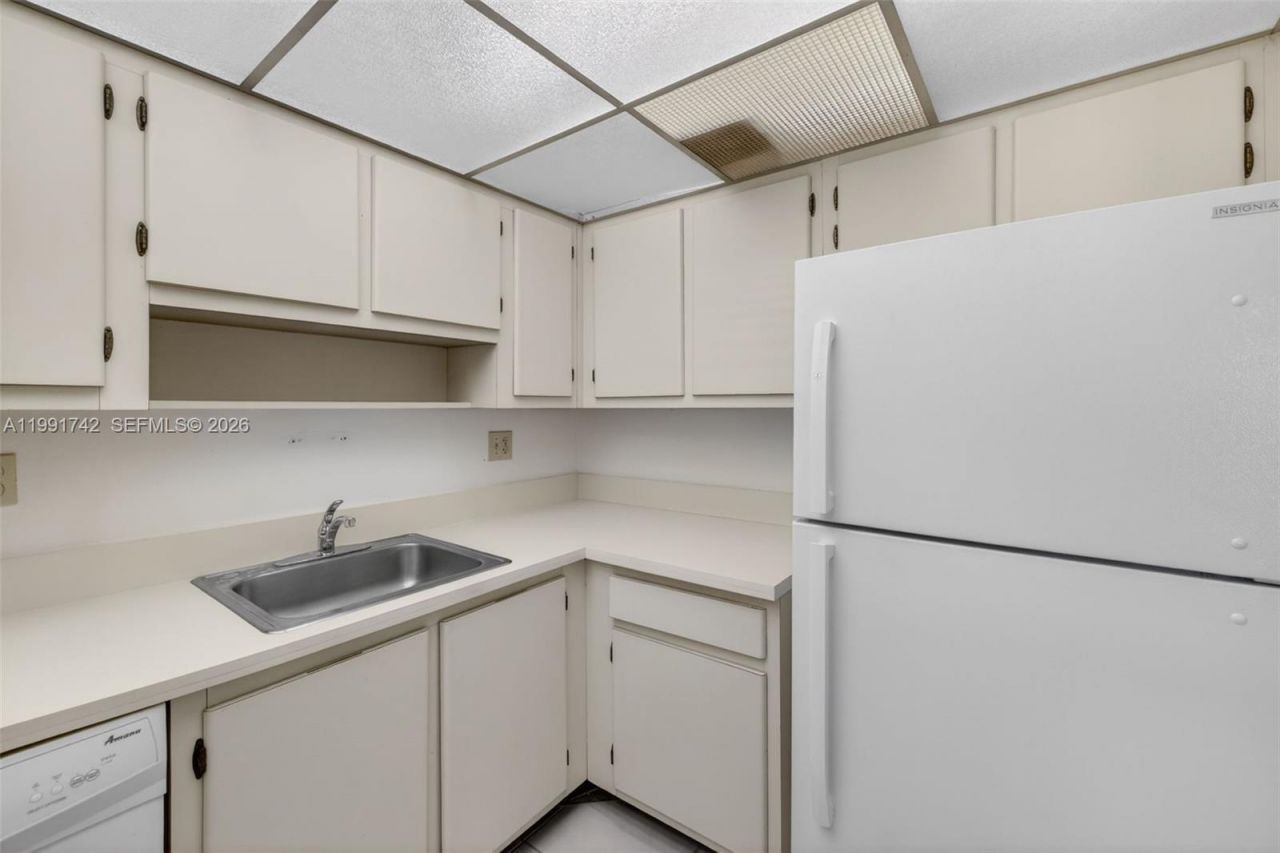 3100 W Rolling Hills Cir, Unit 303, Davie, FL 33328 Photo