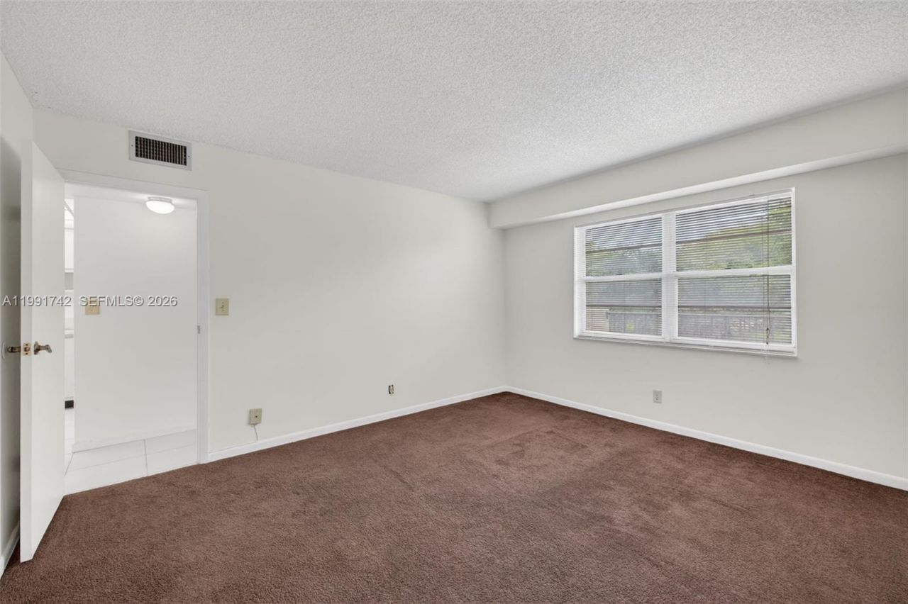 3100 W Rolling Hills Cir, Unit 303, Davie, FL 33328 Photo