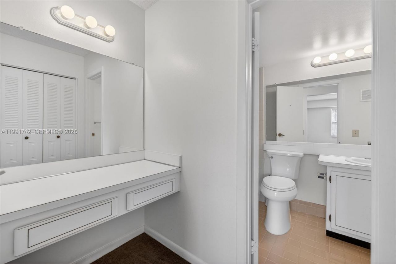 3100 W Rolling Hills Cir, Unit 303, Davie, FL 33328 Photo