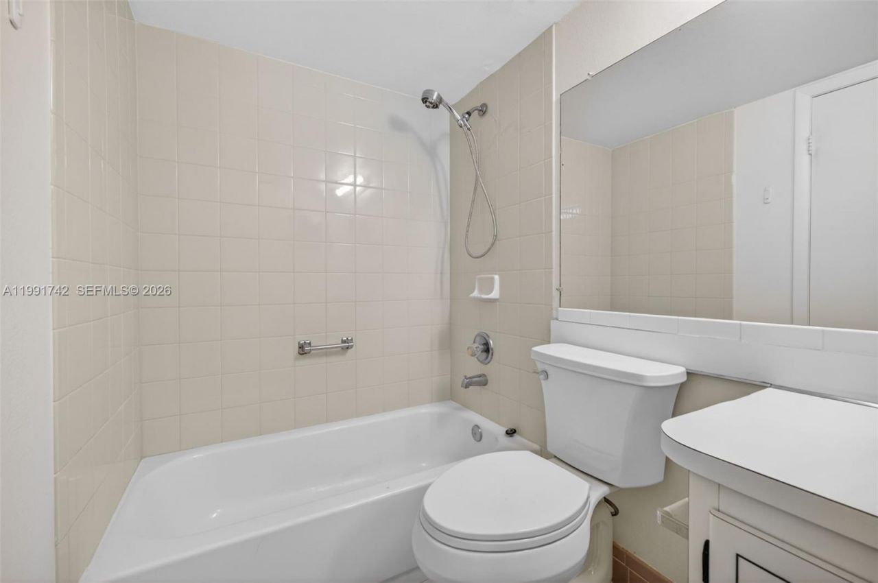 3100 W Rolling Hills Cir, Unit 303, Davie, FL 33328 Photo