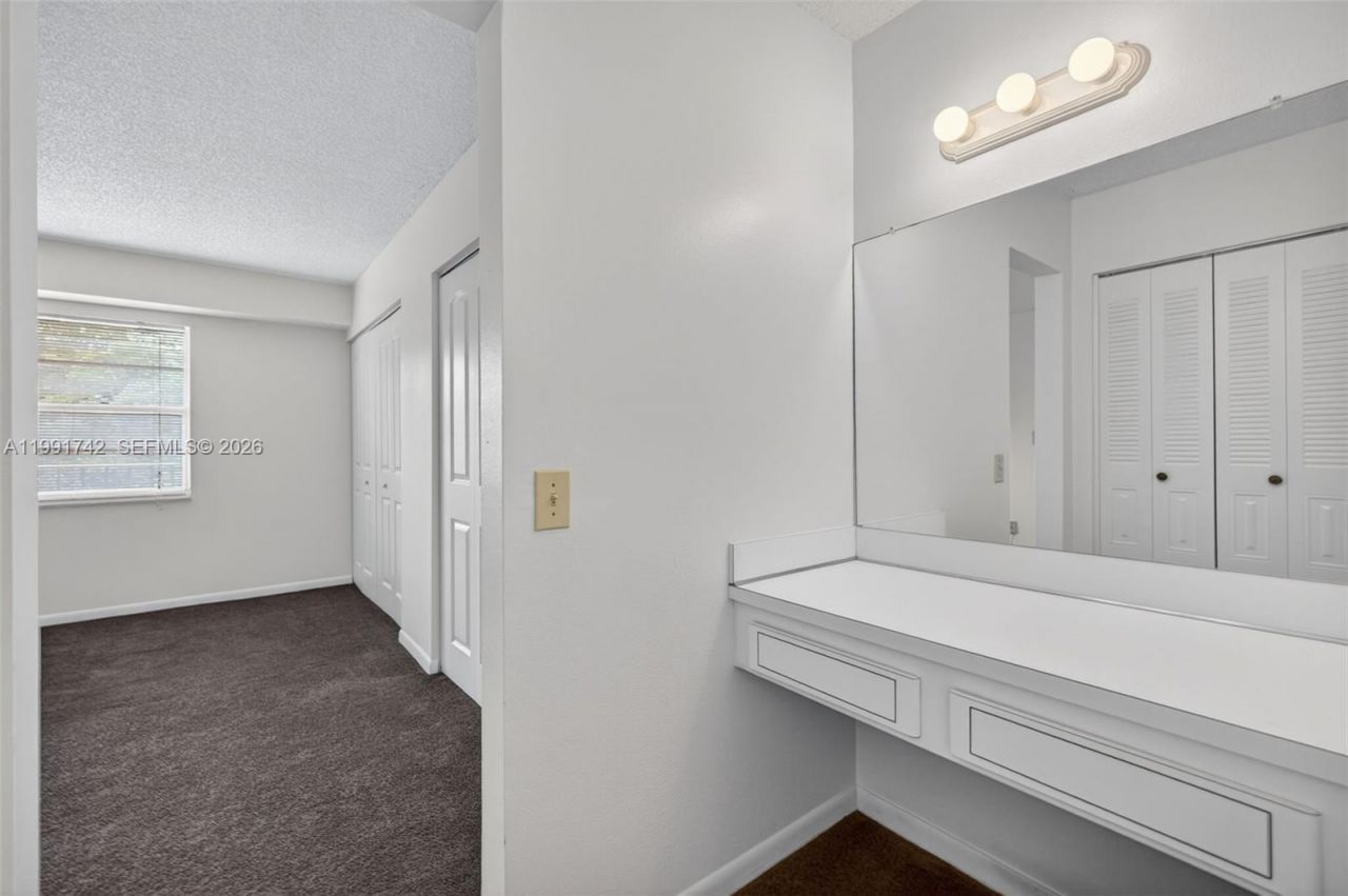 3100 W Rolling Hills Cir, Unit 303, Davie, FL 33328 Photo
