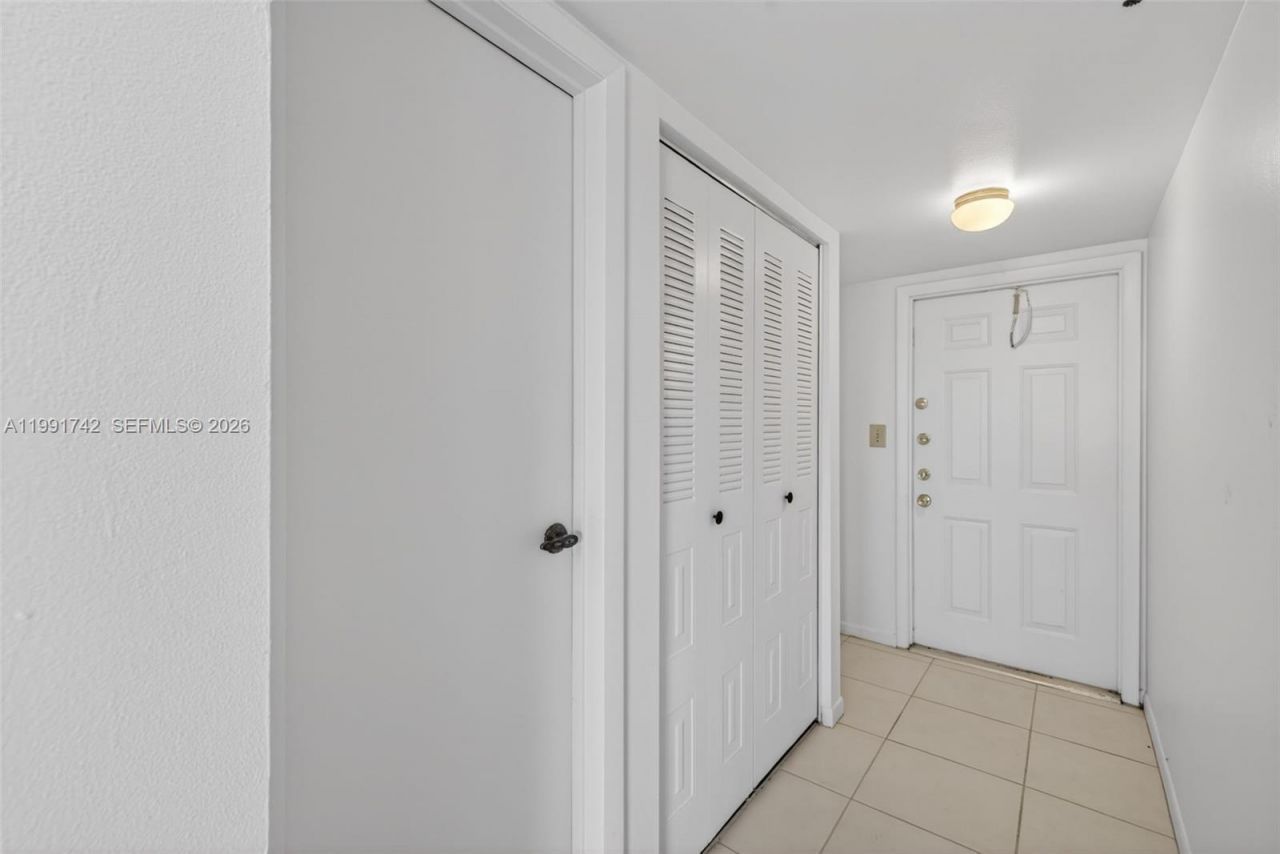 3100 W Rolling Hills Cir, Unit 303, Davie, FL 33328 Photo