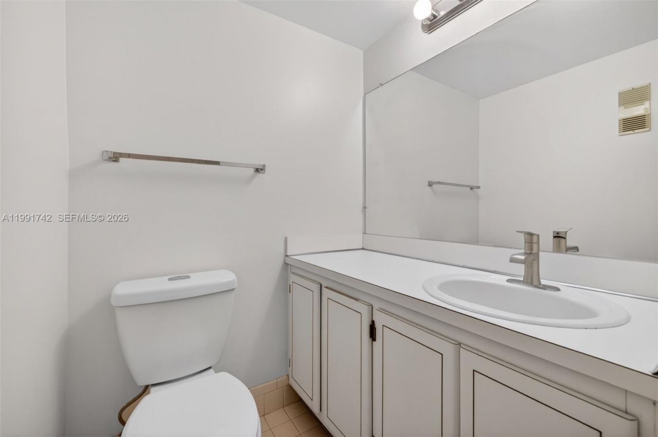 3100 W Rolling Hills Cir, Unit 303, Davie, FL 33328 Photo