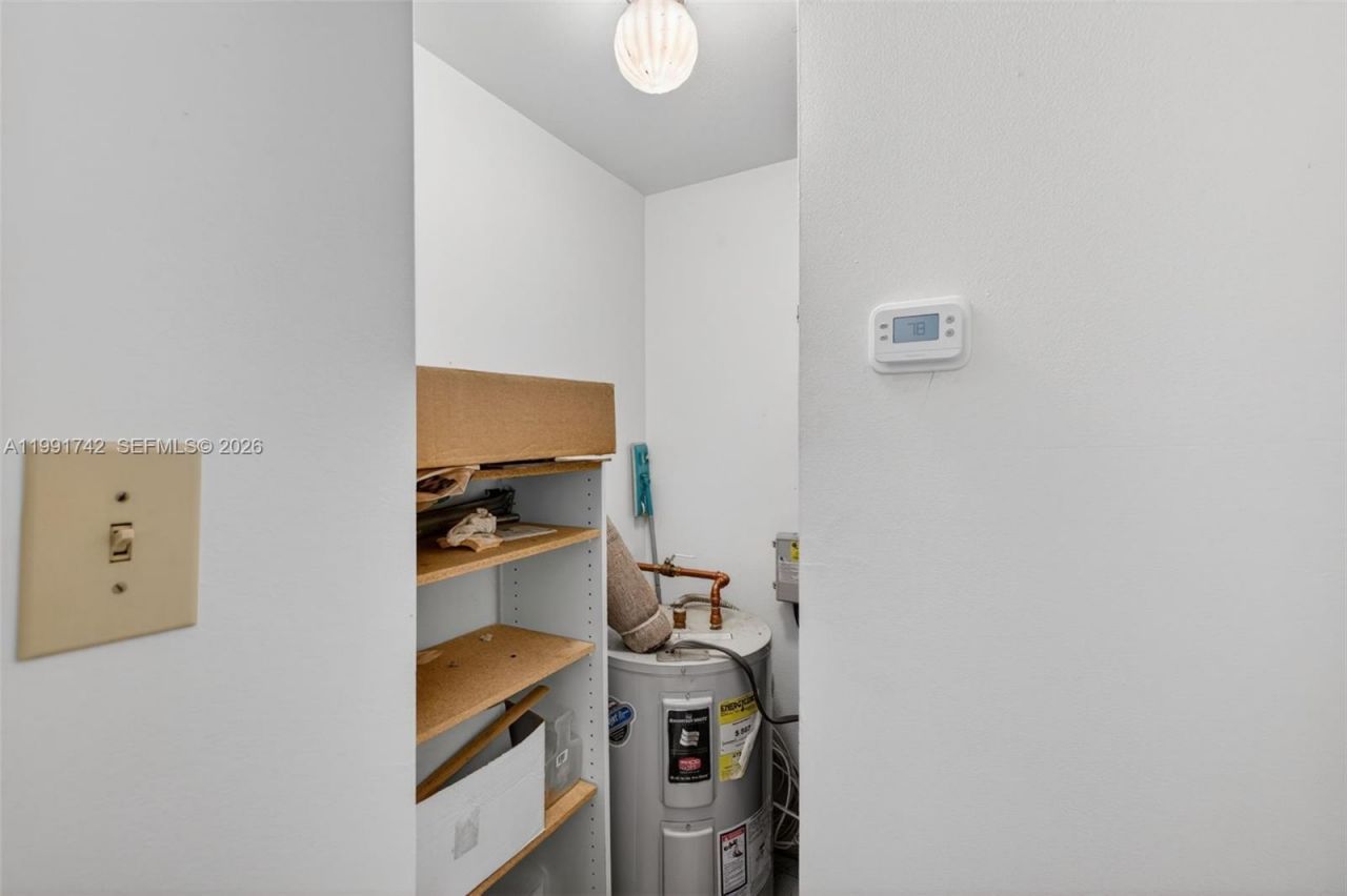3100 W Rolling Hills Cir, Unit 303, Davie, FL 33328 Photo