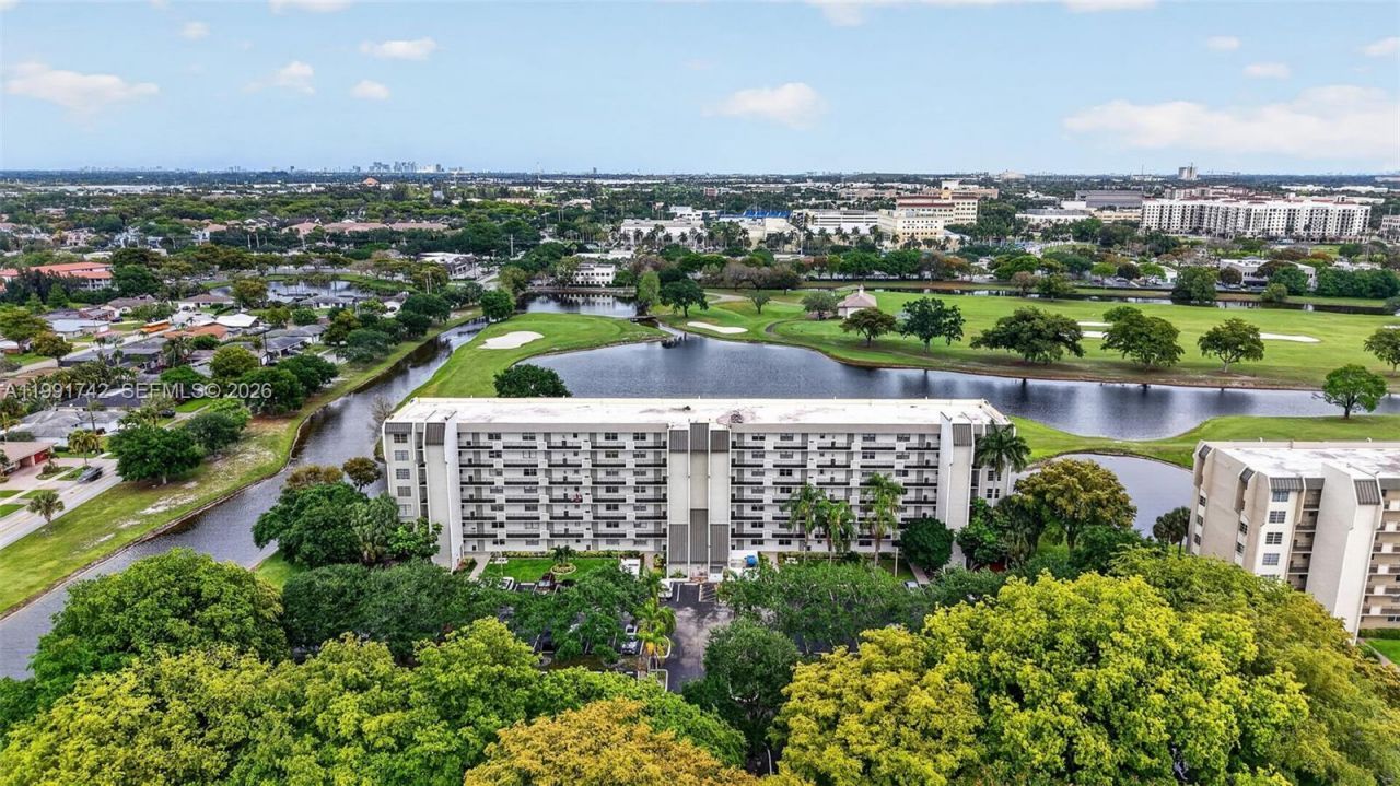 3100 W Rolling Hills Cir, Unit 303, Davie, FL 33328 Photo