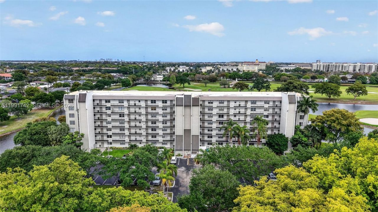 3100 W Rolling Hills Cir, Unit 303, Davie, FL 33328 Photo
