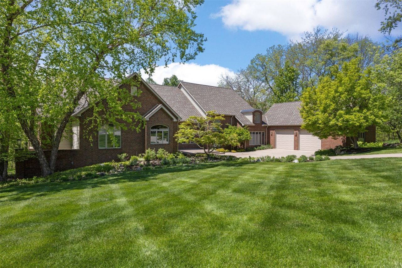 4181 Rose Bluff Circle Ne, Iowa City, IA 52240 Main Photo