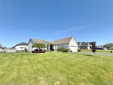 8205 Peninsula Circle, Mundy Twp, MI 48439