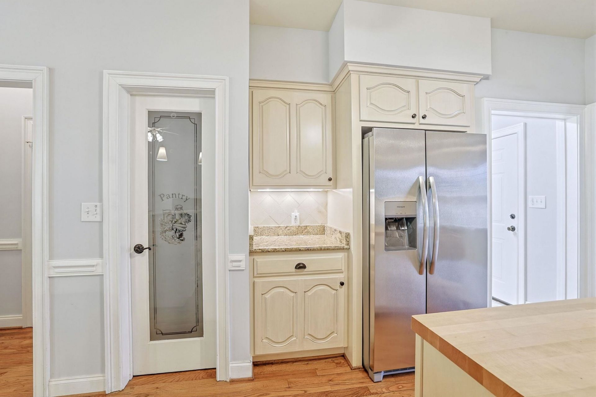 899 Shaftesbury Ln. Photo 15