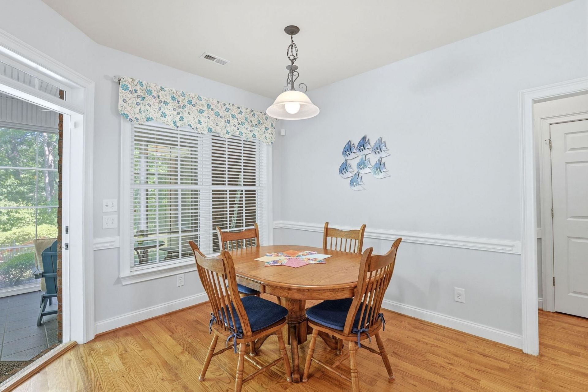 899 Shaftesbury Ln. Photo 16