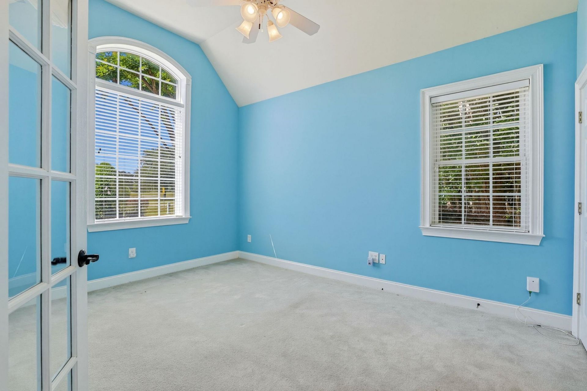 899 Shaftesbury Ln. Photo 23