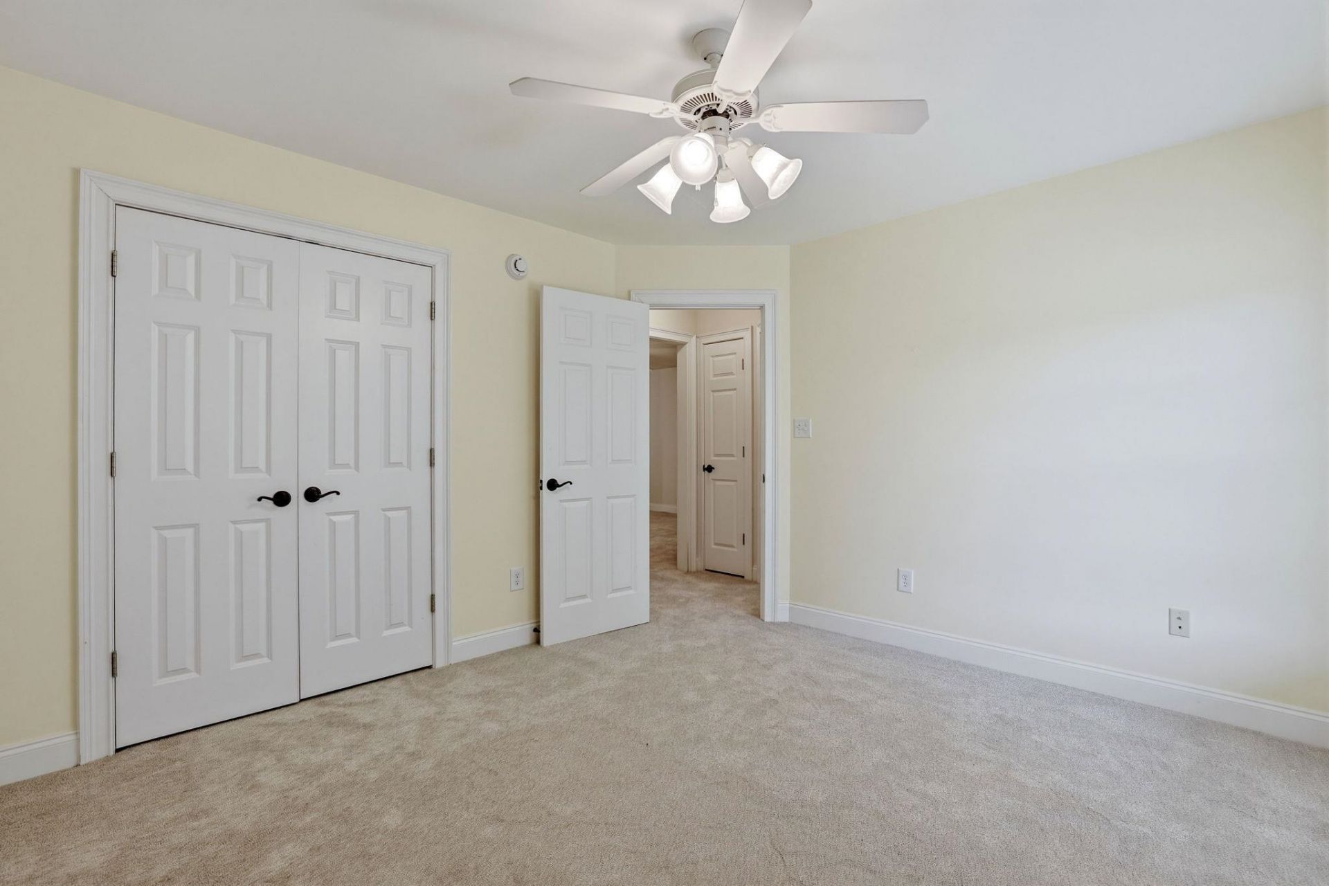 899 Shaftesbury Ln. Photo 39