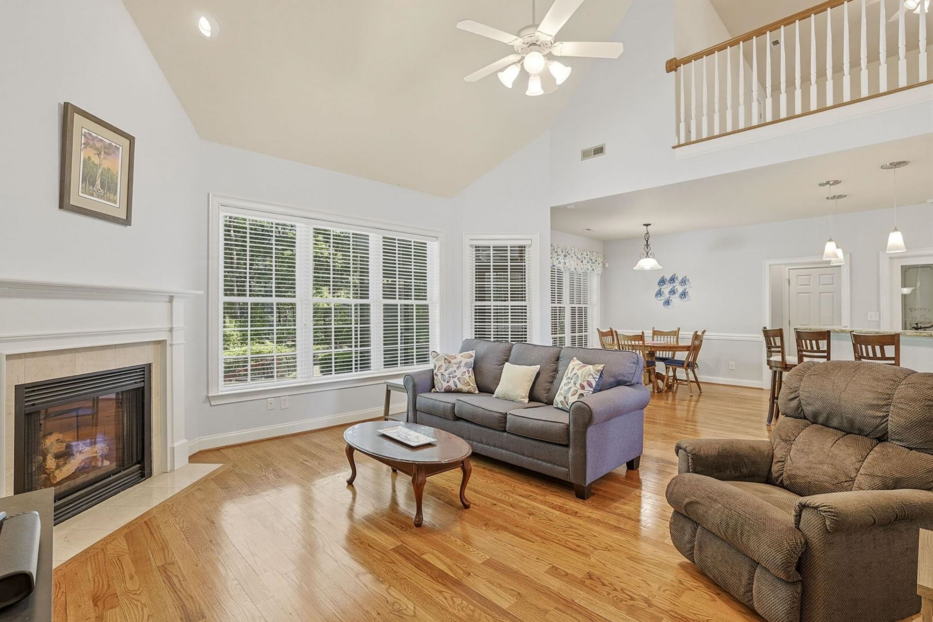 899 Shaftesbury Ln. Photo 7