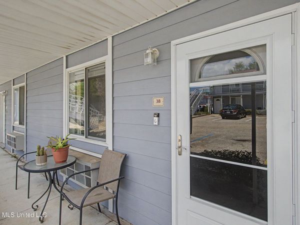 1664 Beach Boulevard, Biloxi, MS 39531