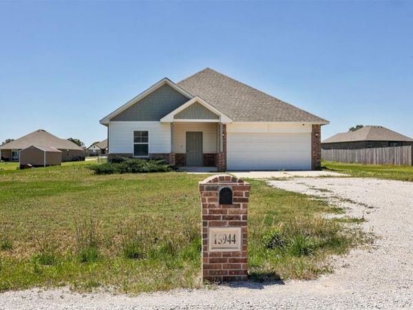 15944 Spur Circle, McLoud, OK 74851
