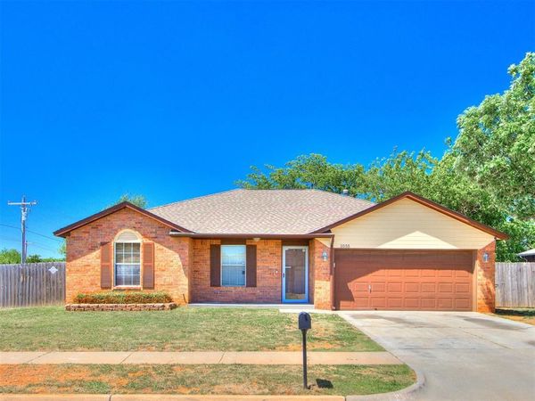 1055 NW 19th Street, Moore, OK 73160
