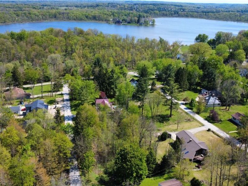 11664 Chestnutdale Road, Chardon, OH 44024 Photo 3