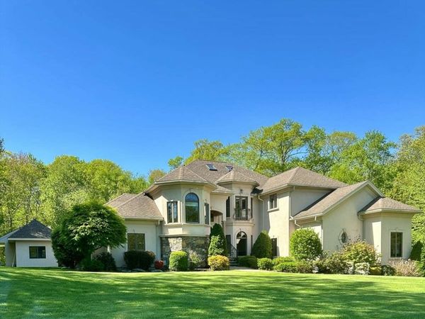 37 Putnam Hill Road, Sutton, MA 01590