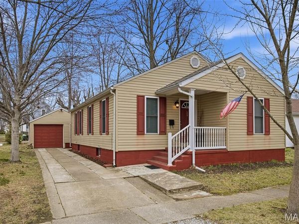 509 E Winter Avenue , Greenville, IL 62246