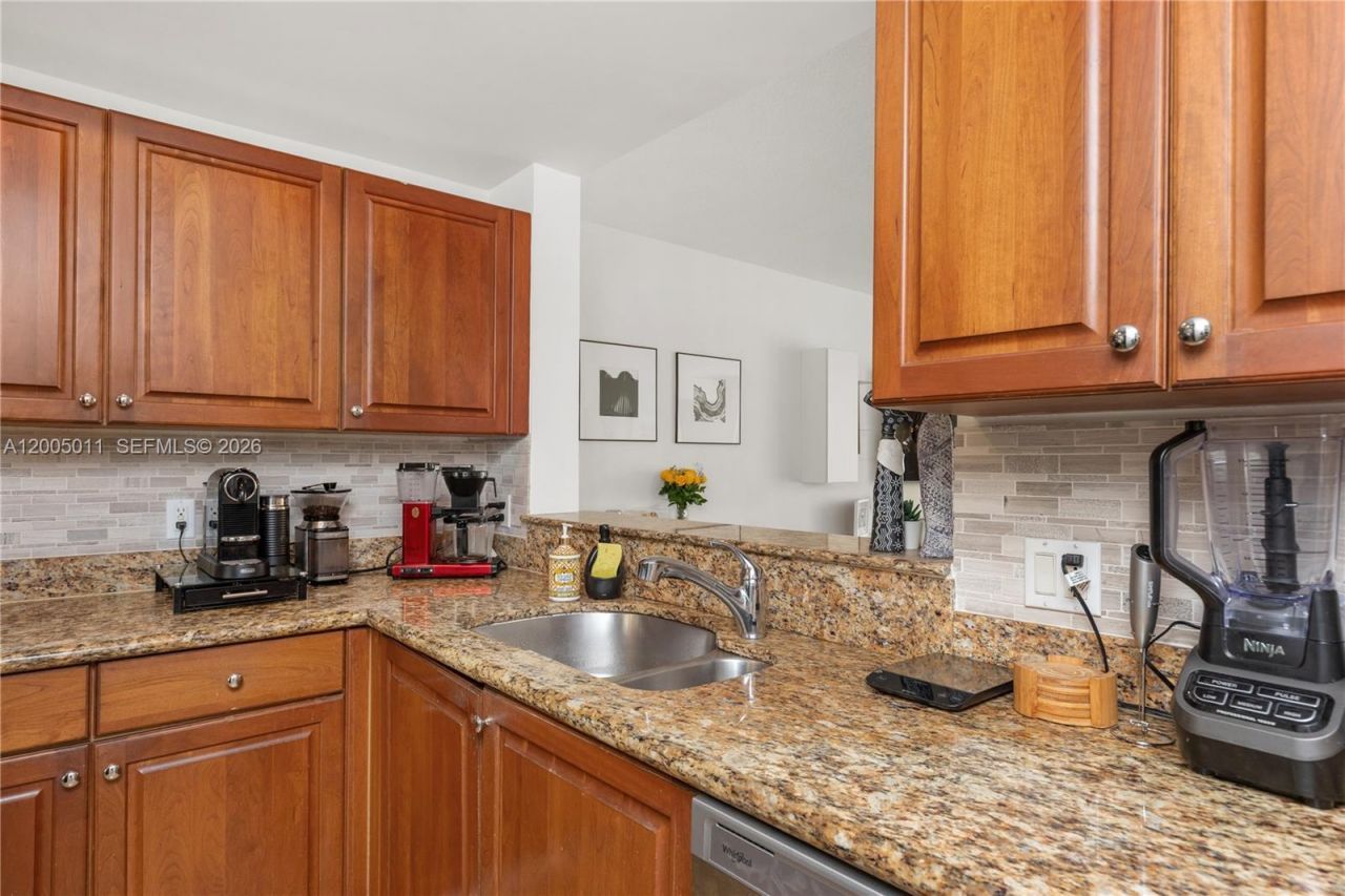 7616 SW 102nd St, Unit 411, Pinecrest, FL 33156 Photo