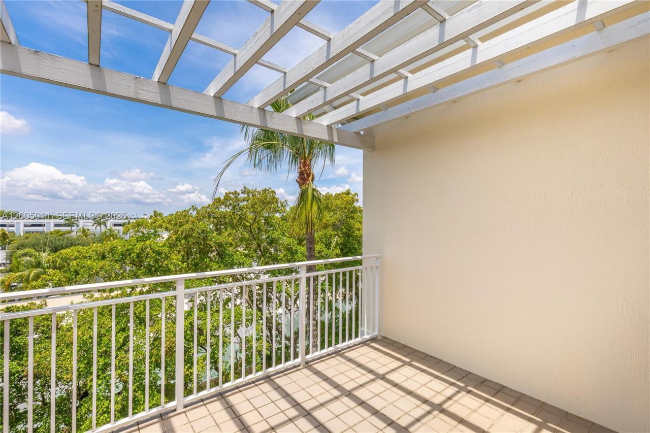 7616 SW 102nd St, Unit 411, Pinecrest, FL 33156 Photo