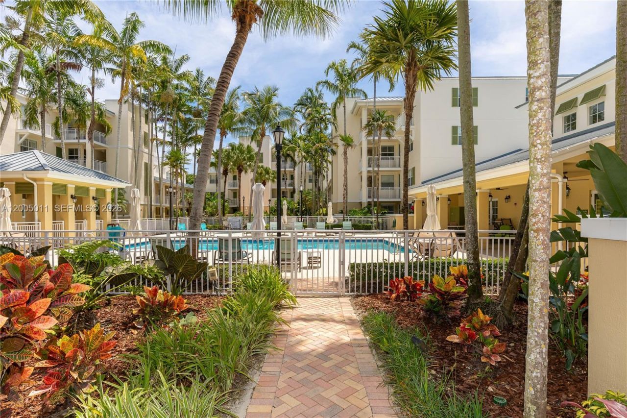 7616 SW 102nd St, Unit 411, Pinecrest, FL 33156 Photo
