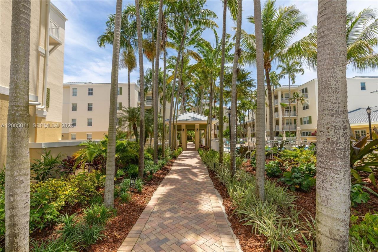 7616 SW 102nd St, Unit 411, Pinecrest, FL 33156 Photo