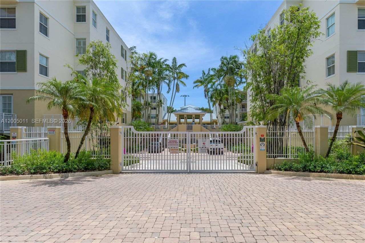 7616 SW 102nd St, Unit 411, Pinecrest, FL 33156 Photo