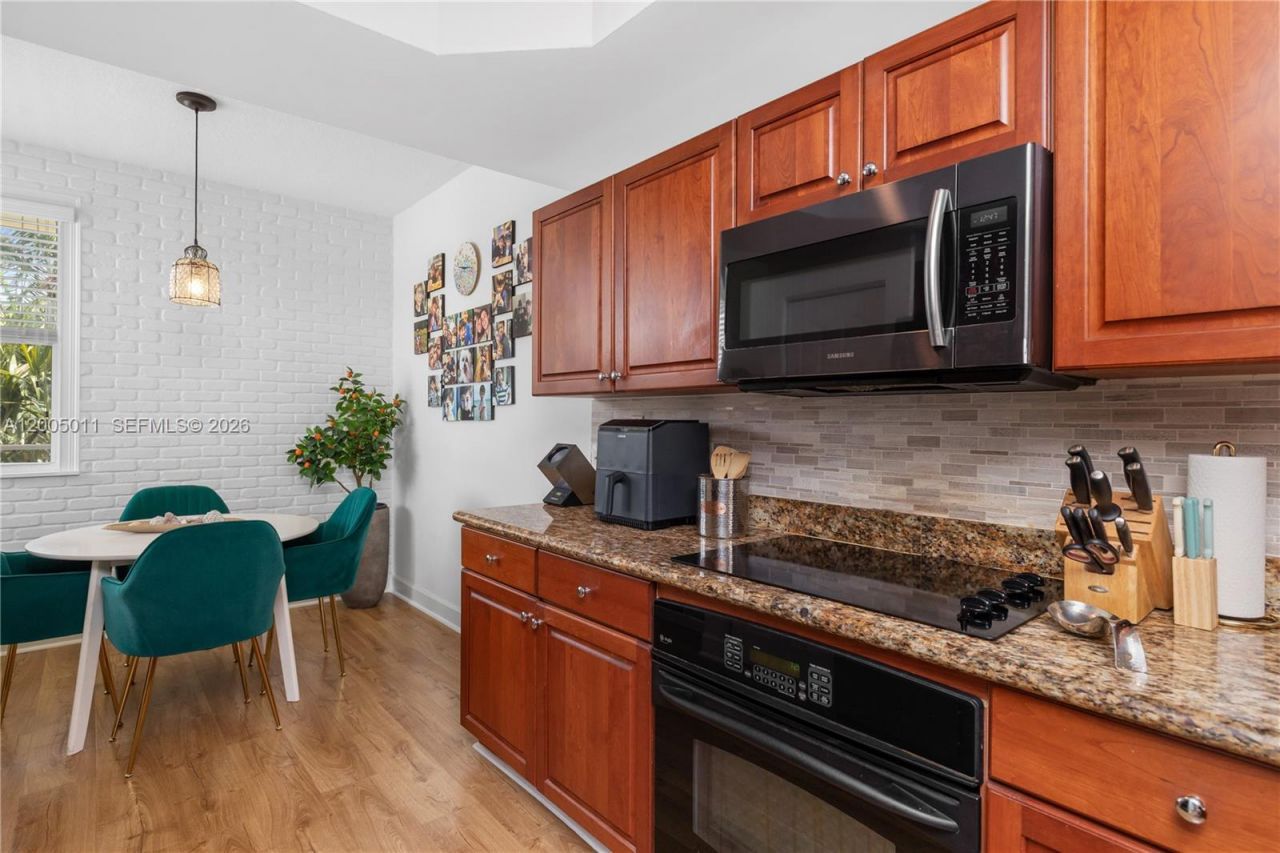 7616 SW 102nd St, Unit 411, Pinecrest, FL 33156 Photo