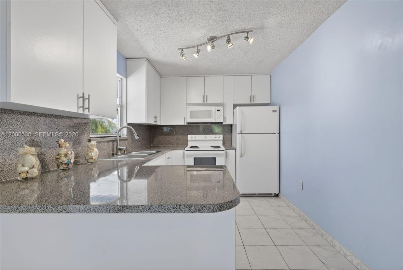 414 Mahogany Ave, Key Largo, FL 33037 Photo