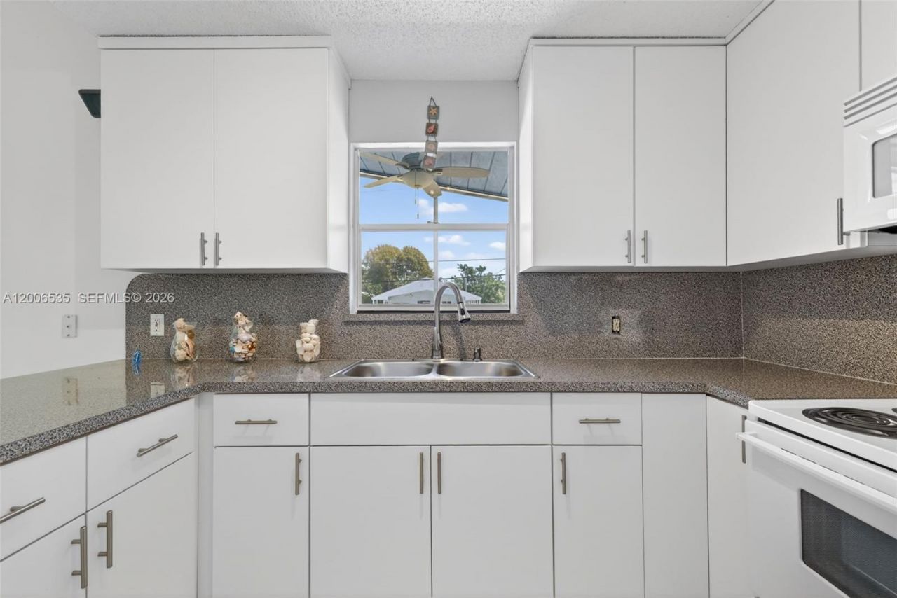 414 Mahogany Ave, Key Largo, FL 33037 Photo