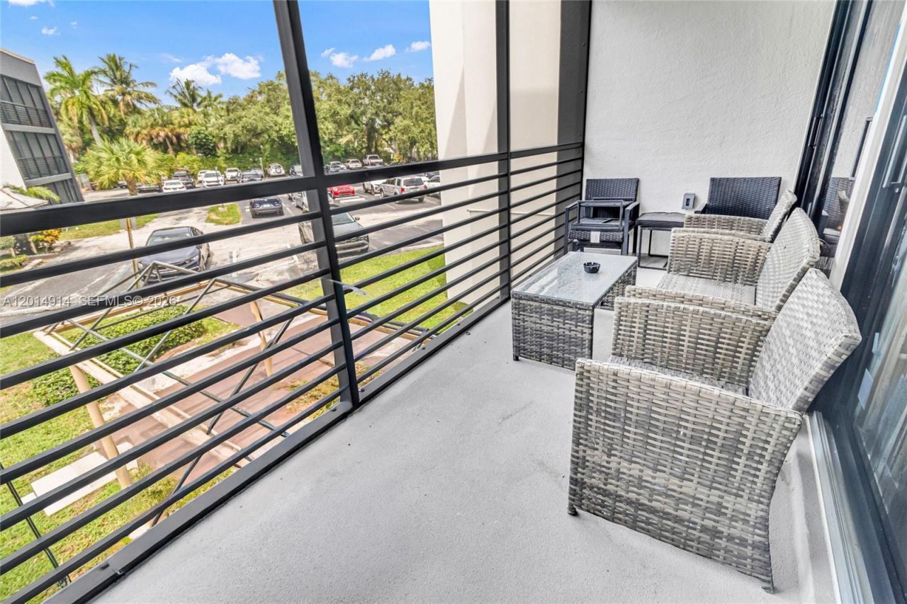 4040 N Hills Dr, Unit 20, Hollywood, FL 33021 Photo