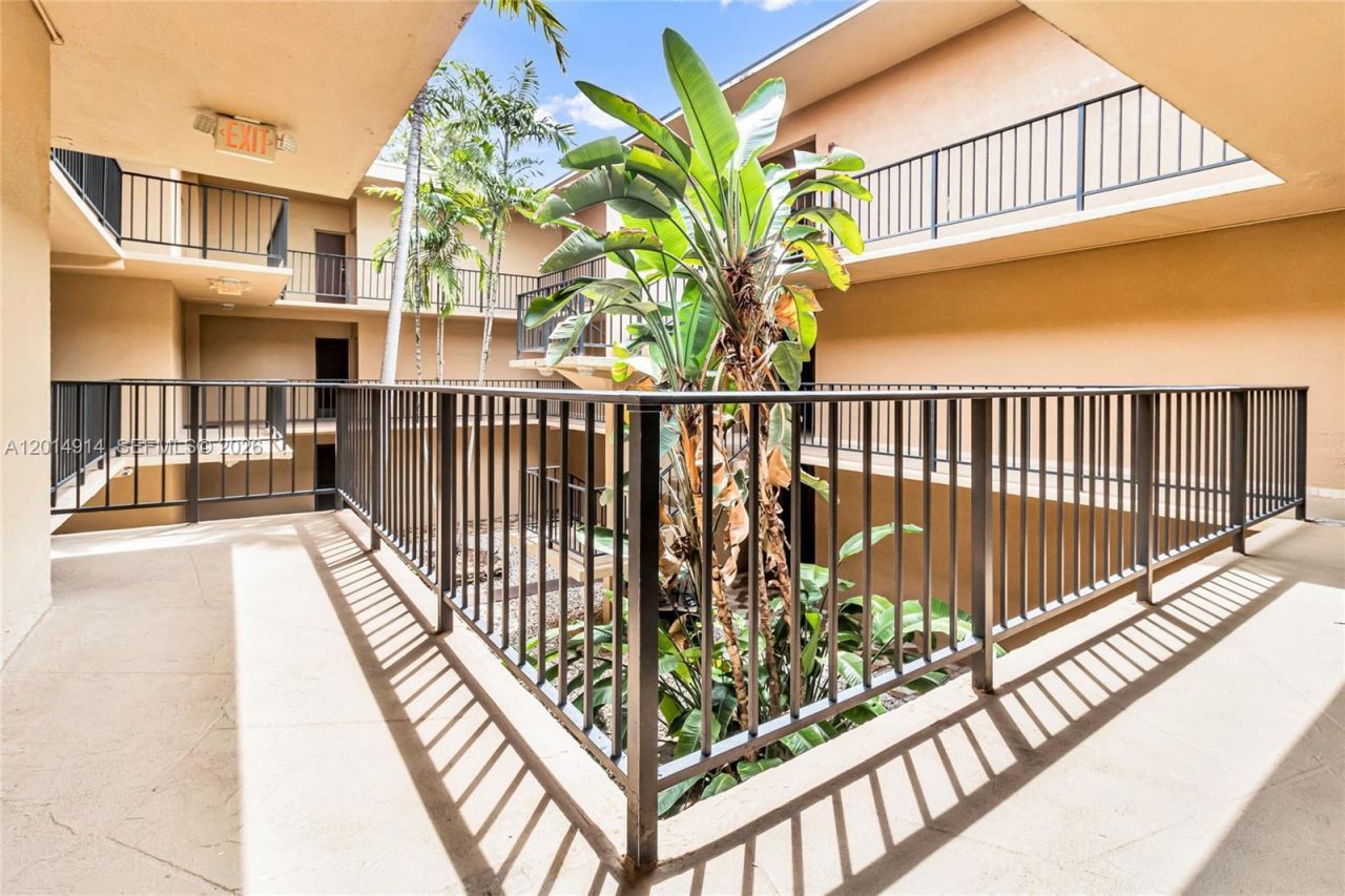 4040 N Hills Dr, Unit 20, Hollywood, FL 33021 Photo
