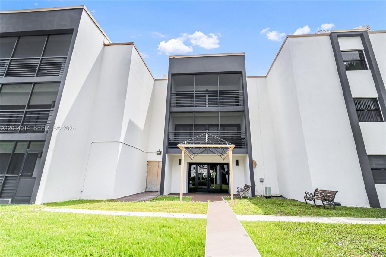 4040 N Hills Dr, Unit 20, Hollywood, FL 33021 Photo