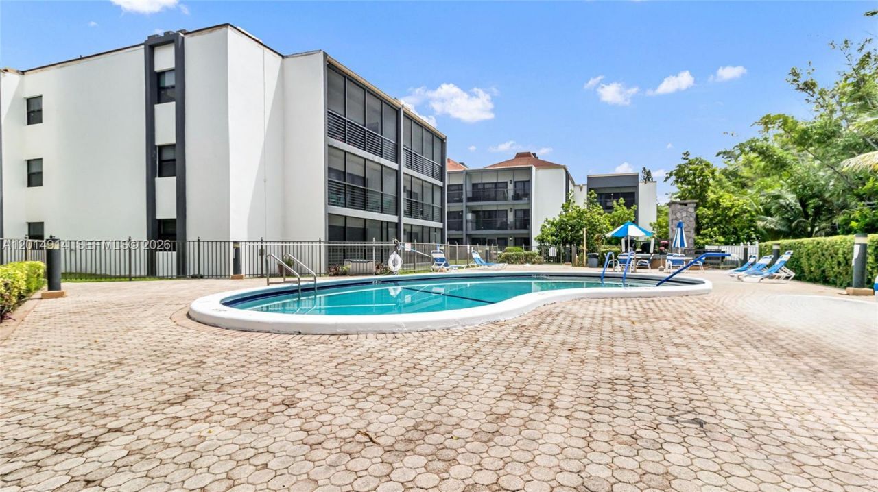 4040 N Hills Dr, Unit 20, Hollywood, FL 33021 Photo