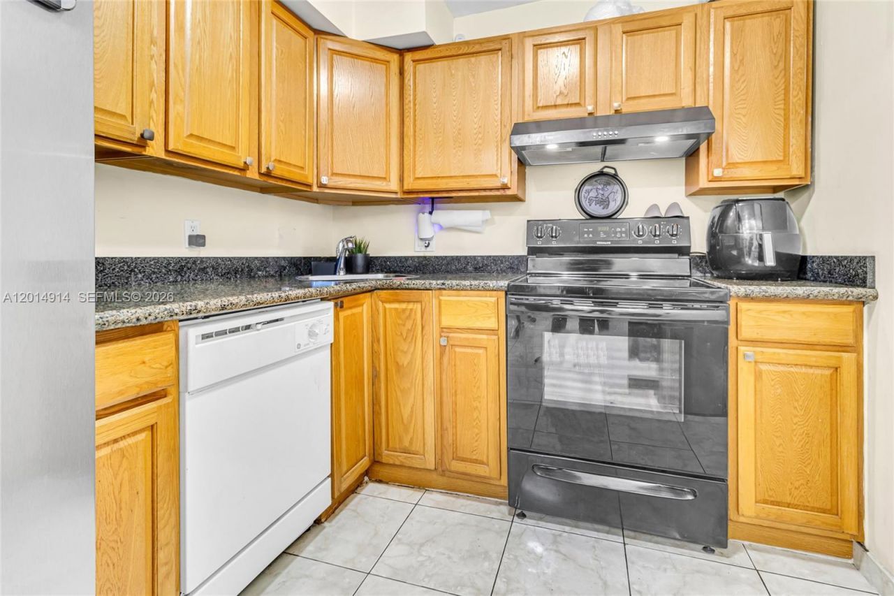 4040 N Hills Dr, Unit 20, Hollywood, FL 33021 Photo