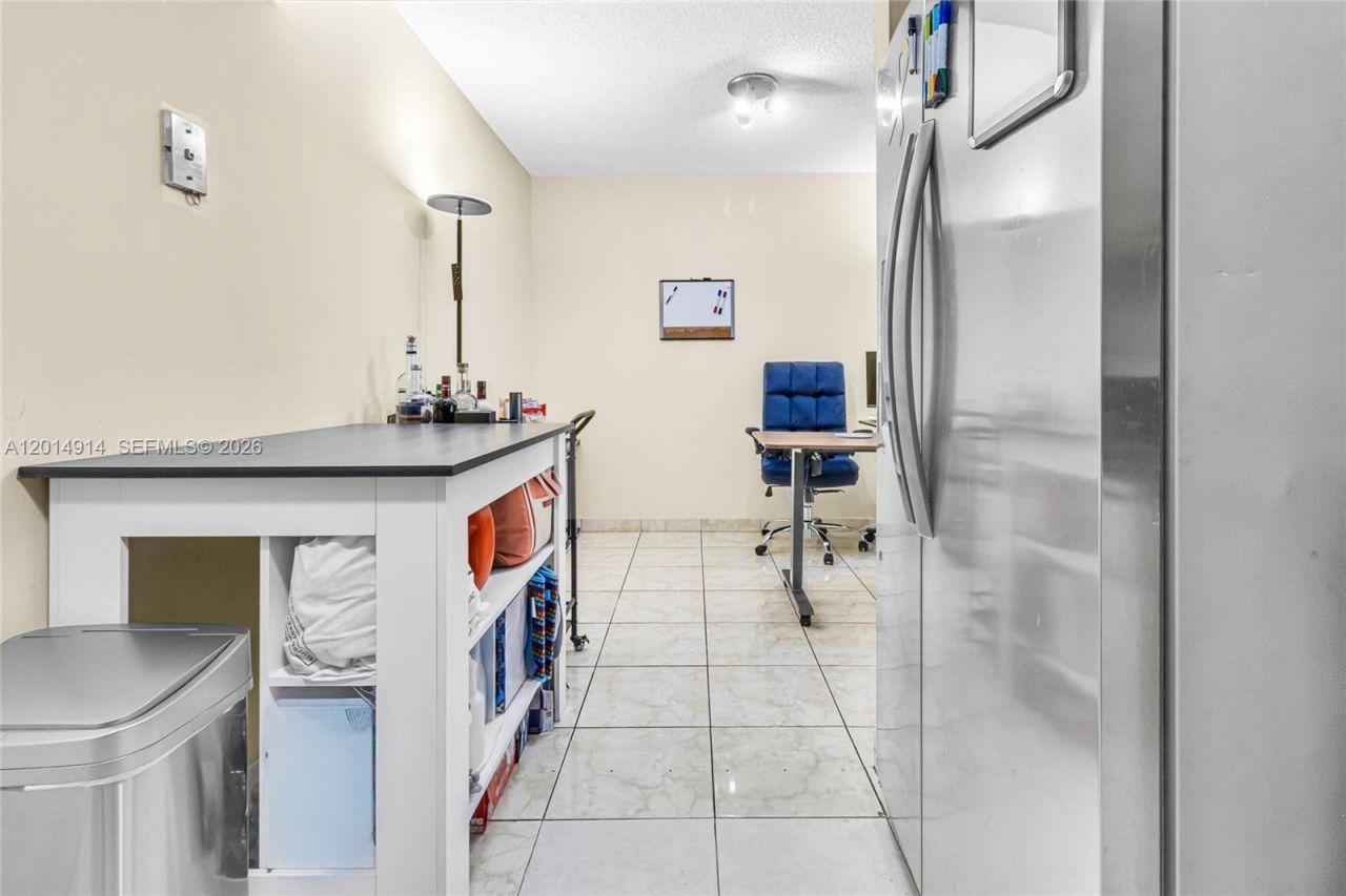 4040 N Hills Dr, Unit 20, Hollywood, FL 33021 Photo