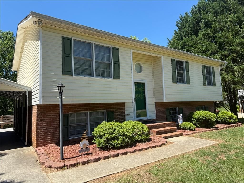 273 Woodbridge Drive, Mount Airy, NC 27030 Main Photo
