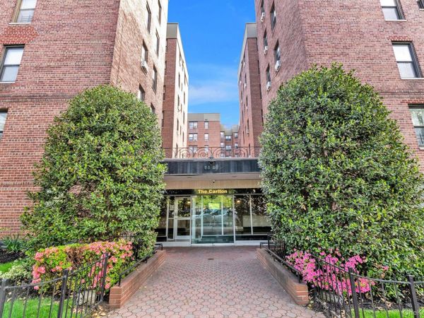 83-35 139 Street, Unit 5 S, Briarwood, NY 11435