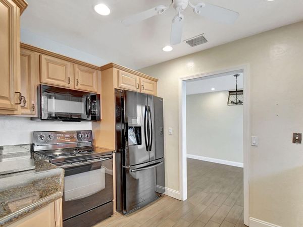 2757 NE 29th Avenue, Unit 4, Lighthouse Point, FL 33064