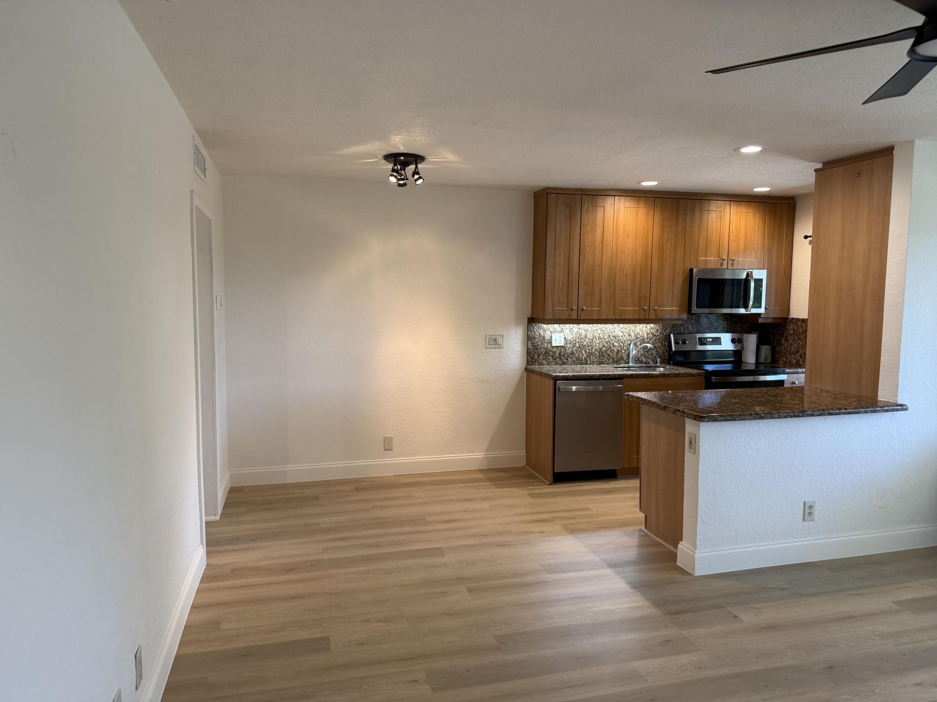 1423 Holly Heights Drive, Unit 13, Fort Lauderdale, FL 33304 Photo