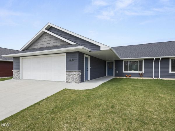 1335 CHERRY DRIVE, Watertown, SD 57201