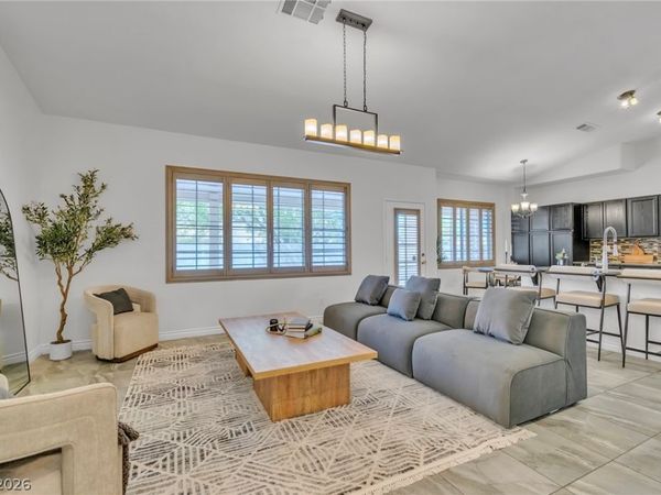 8528 Highland View Avenue , Las Vegas, NV 89145