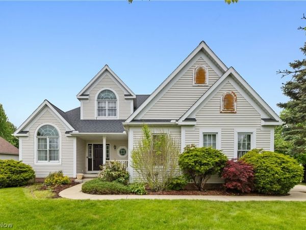 1919 Wendover Circle NE, North Canton, OH 44720