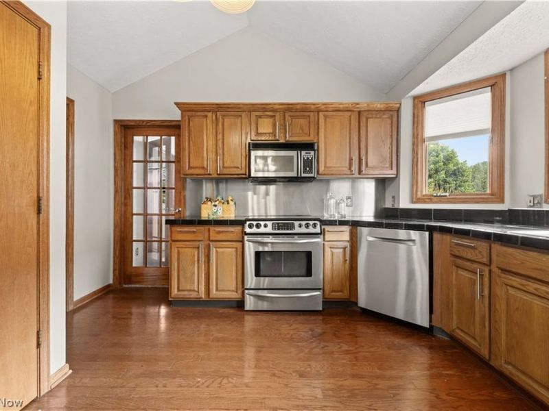 1919 Wendover Circle NE, North Canton, OH 44720 Photo 22